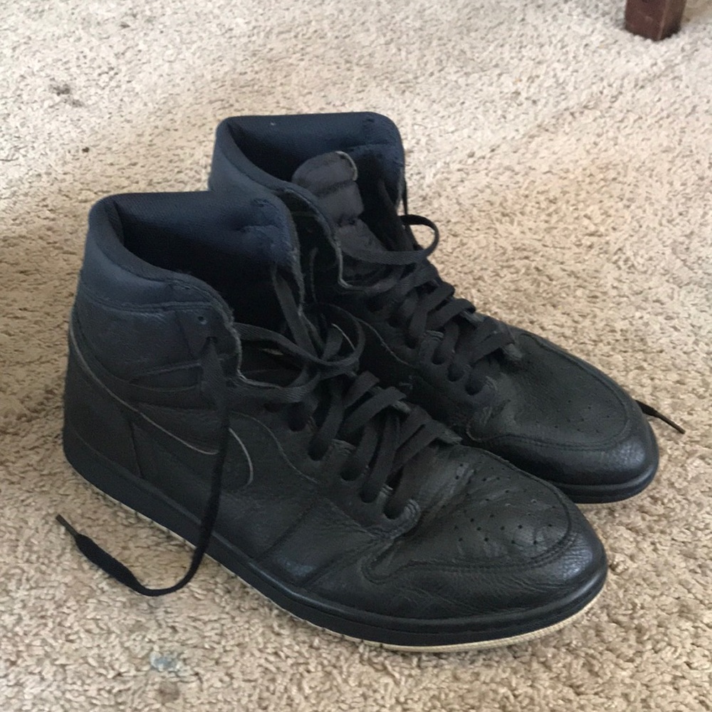 All Black Jordan 1s